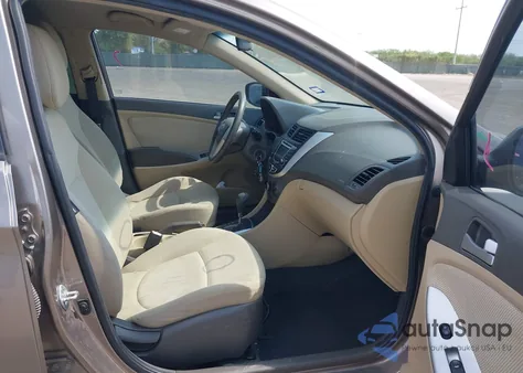 2013 Hyundai Accent Gls z USA, uszkodzony, nr VIN KMHCT4AE1DU462681